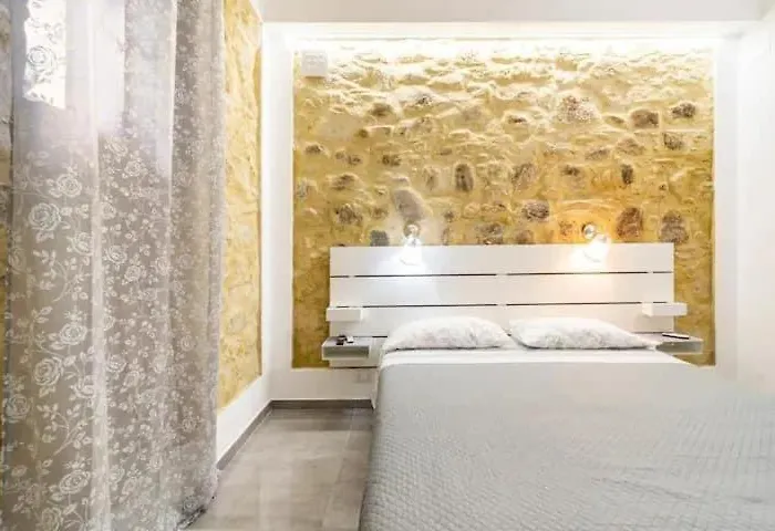 בית הארחה Casa Castello 4*