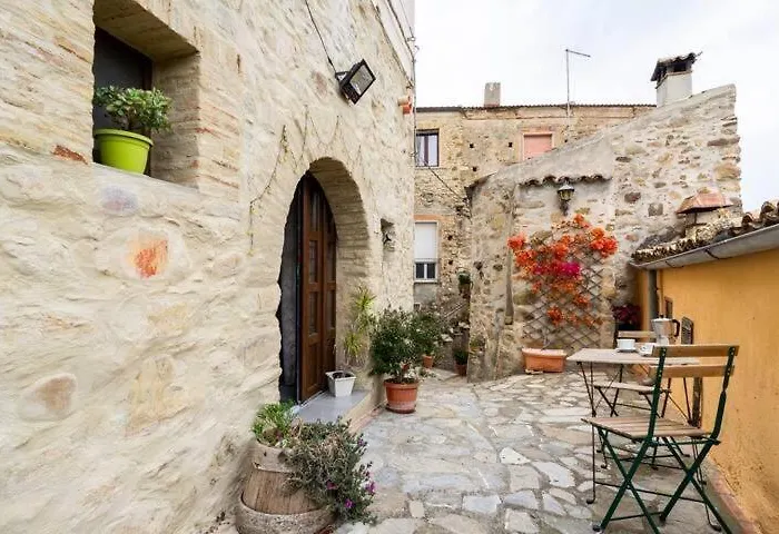 Casa Castello 4* רוקה אימפריאלה