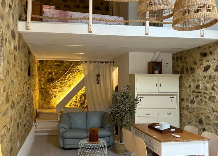 Casa Castello בית הארחה